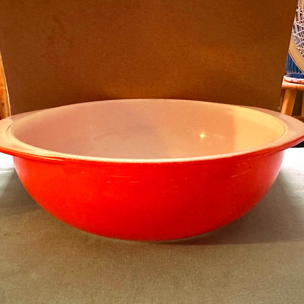 Pyrex 2qt Mixing Bowl Pink Round